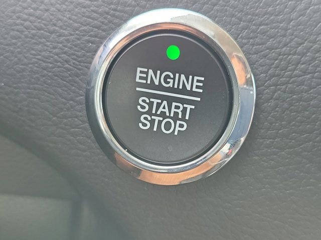 Certified 2022 Ford Edge Titanium AWD/4WD image 31