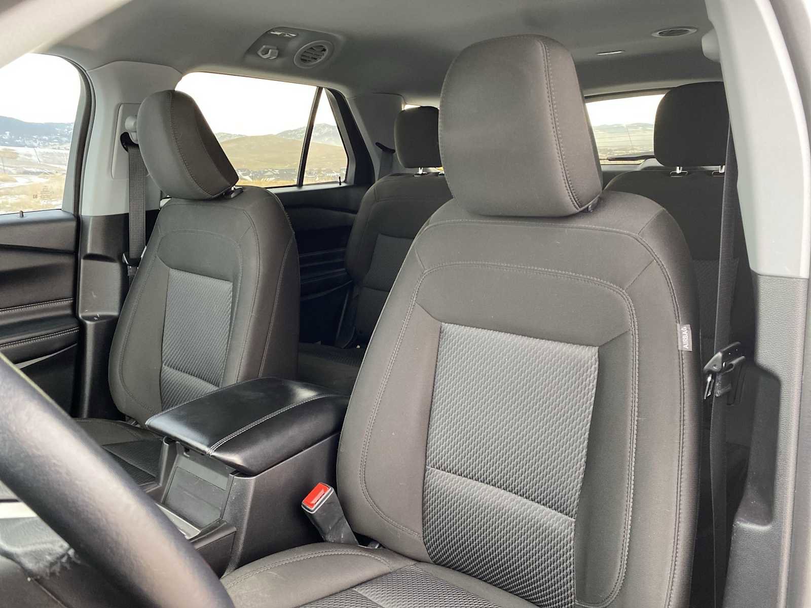 Used 2022 Ford Explorer XLT image 17