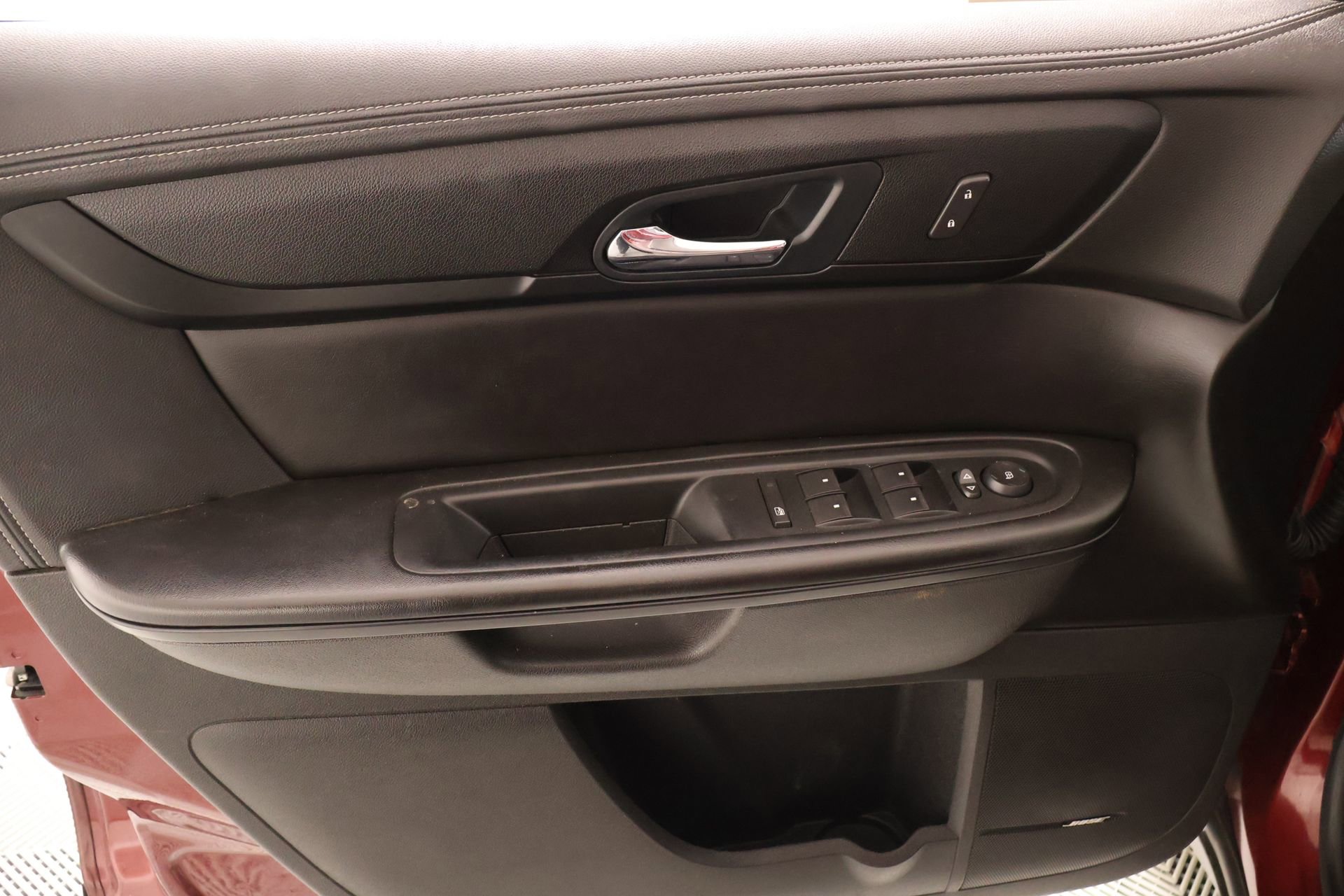 Used 2016 Chevrolet Traverse LT w/ Traveler's Package FWD image 17