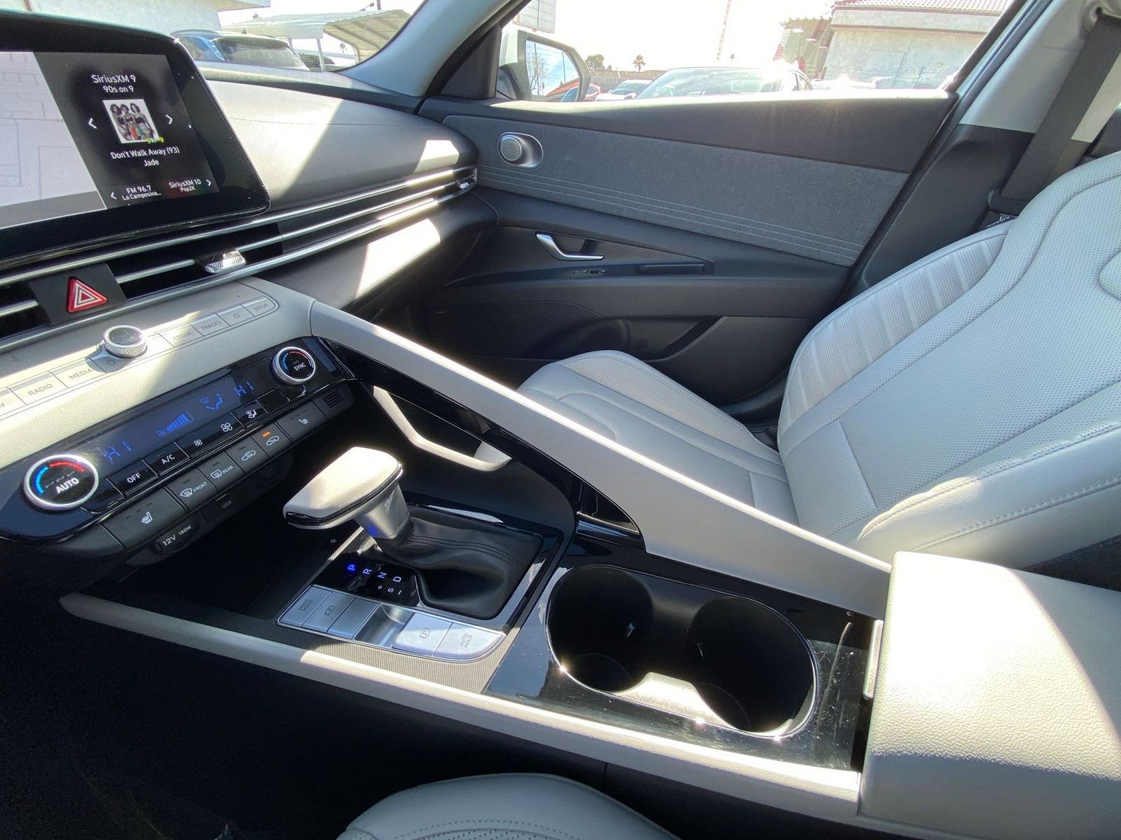 Used 2025 Hyundai Elantra Limited FWD image 44