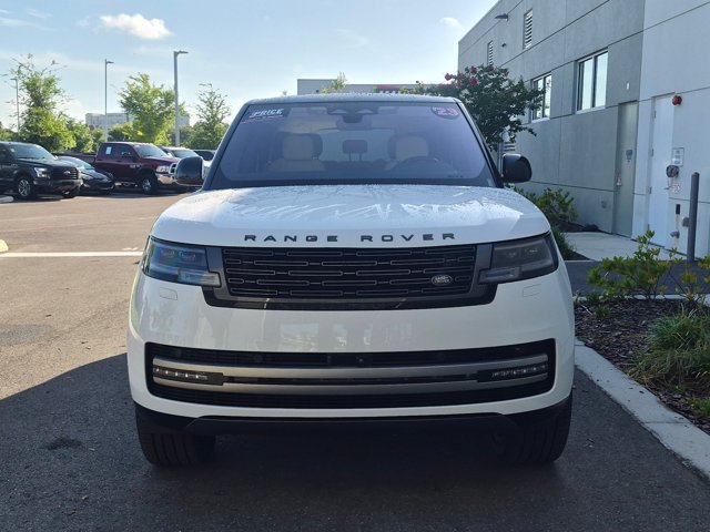 Used 2023 Land Rover Range Rover SE AWD/4WD image 2