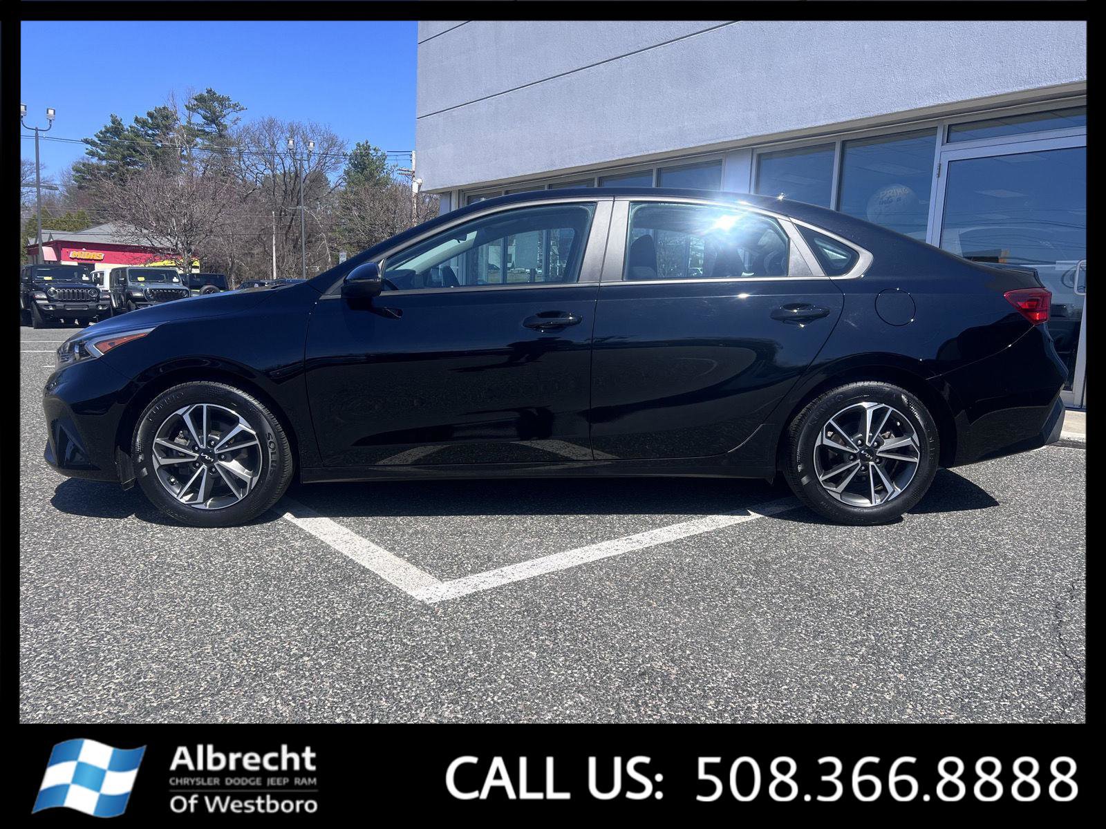 Used 2023 Kia Forte LXS w/ LXS Technology Package image 2