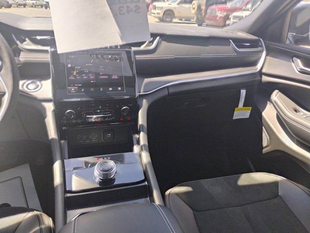 New 2025 Jeep Grand Cherokee L Altitude image 15