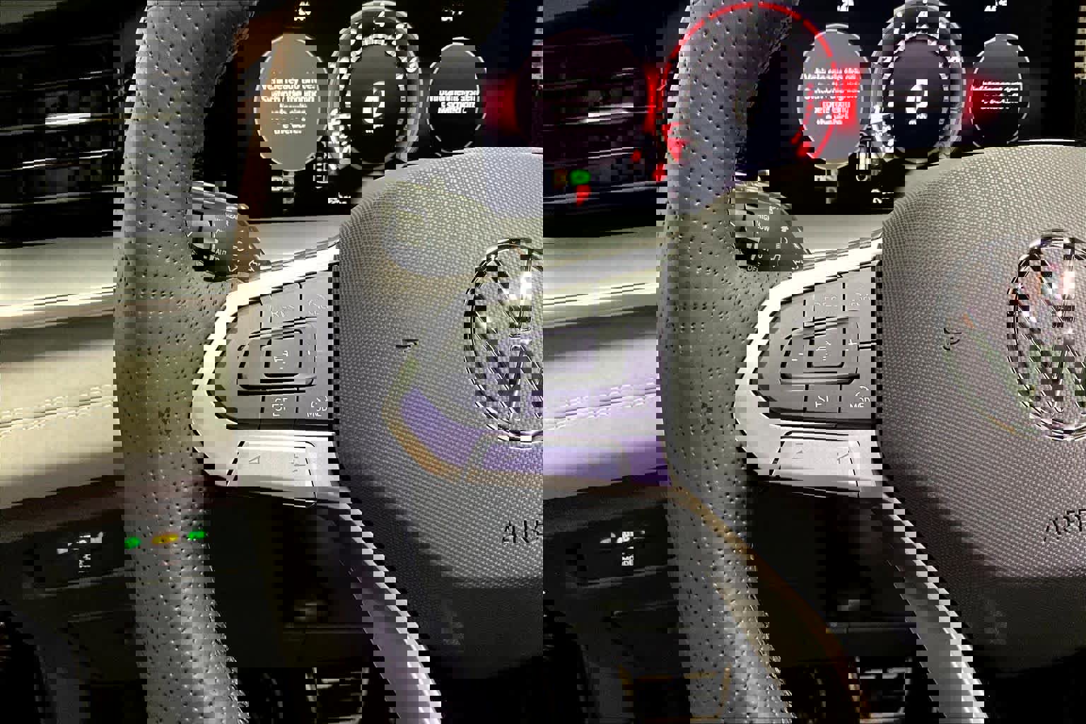 New 2026 Volkswagen Tiguan SE R-Line image 17