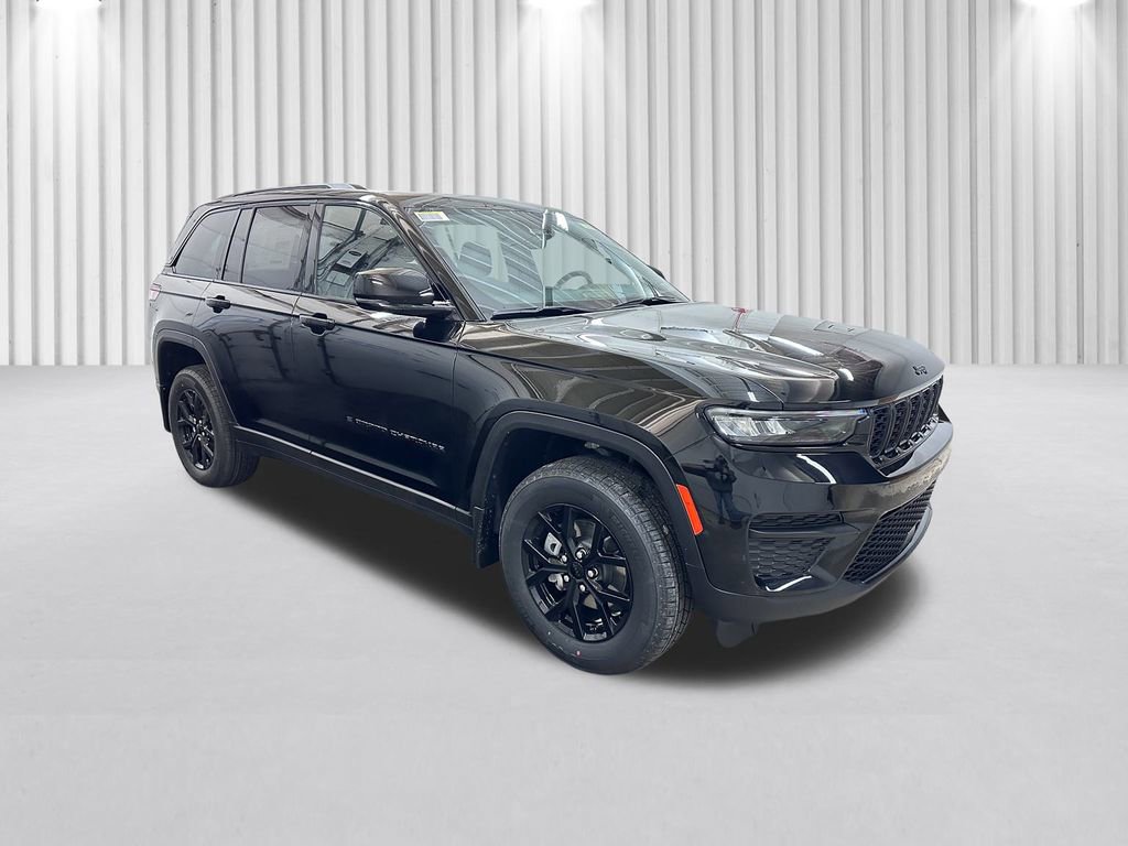 New 2025 Jeep Grand Cherokee Laredo image 2