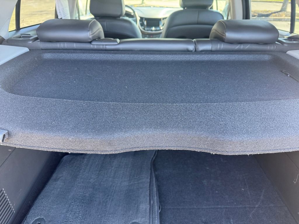 Used 2019 Chevrolet Trax LT w/ LT Convenience Package image 18