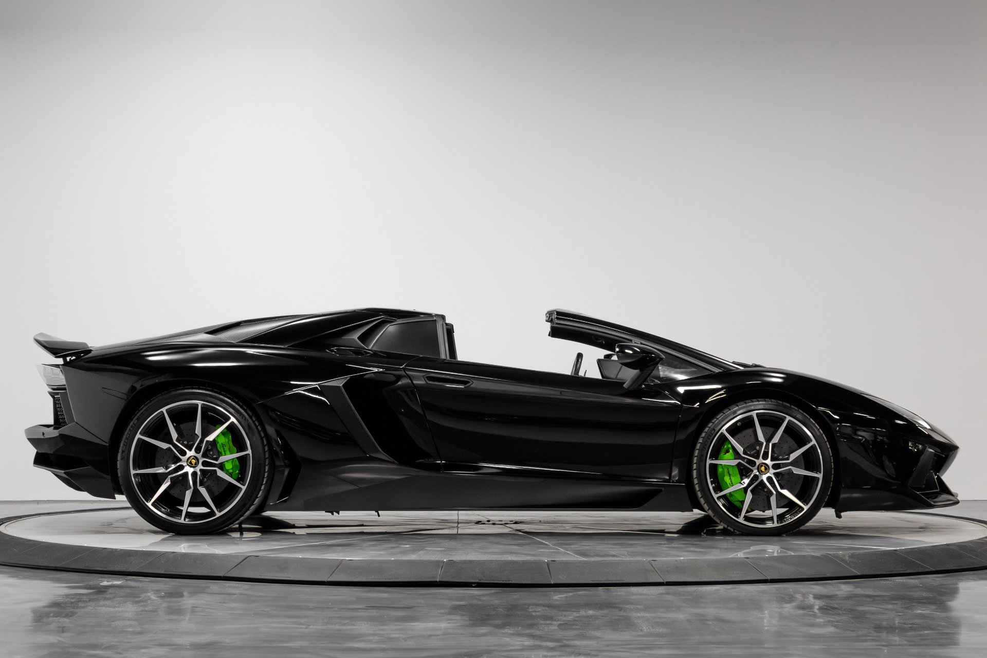Used 2015 Lamborghini Aventador LP 700-4 image 15