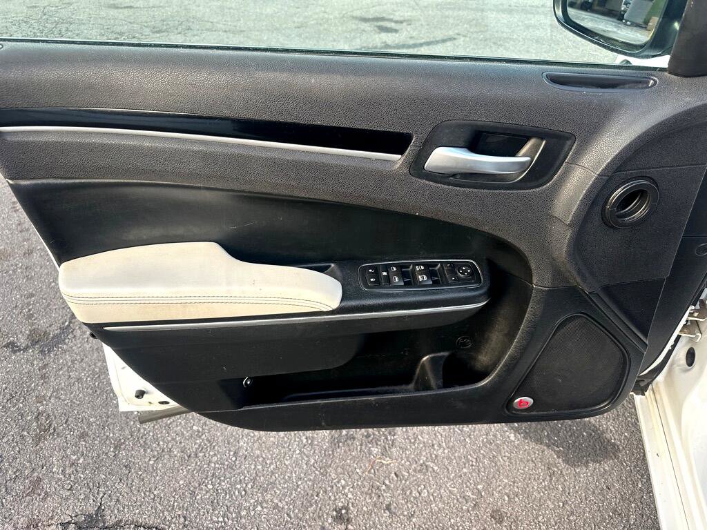 Used 2017 Chrysler 300 S image 16