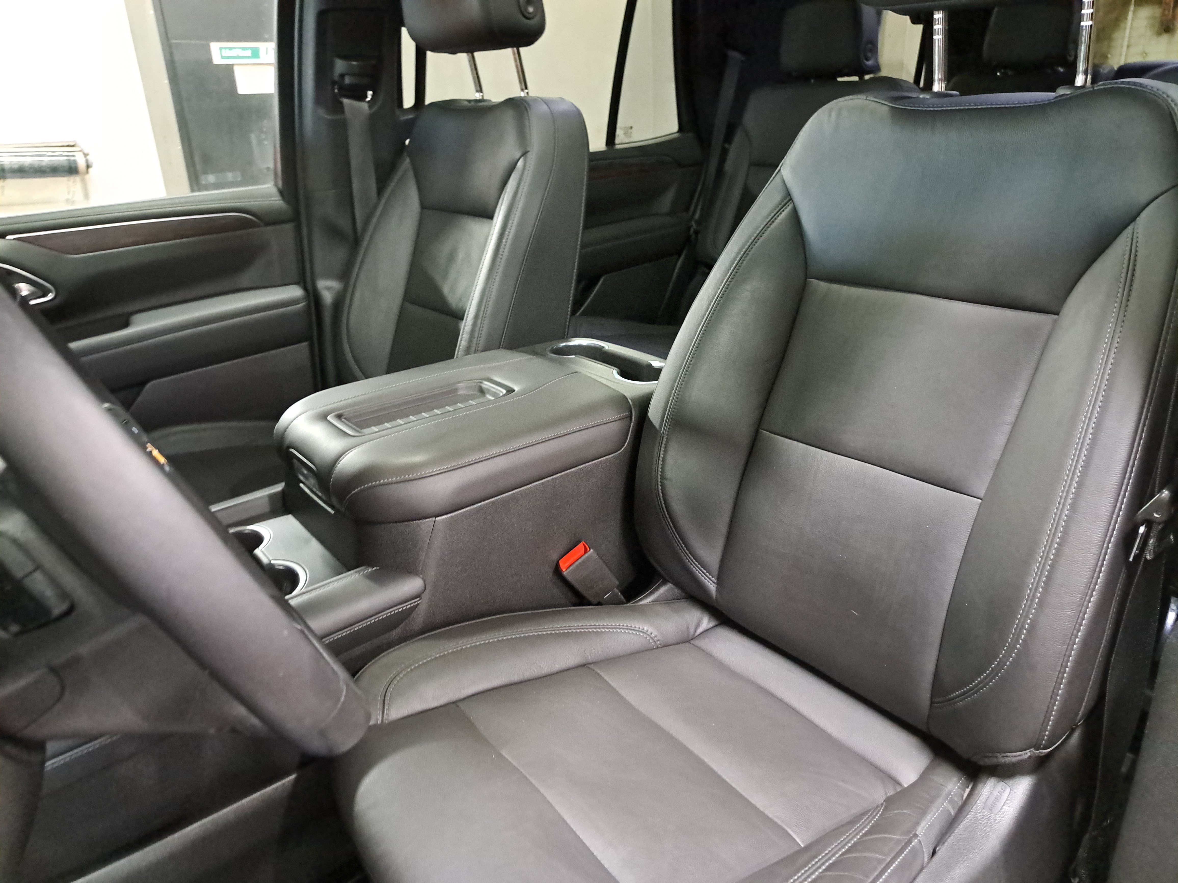 Used 2021 Chevrolet Tahoe LT w/ LT Signature Package AWD/4WD image 17