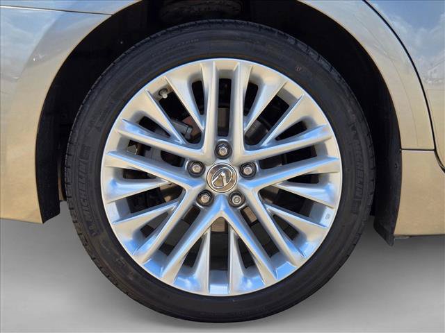 Used 2018 Lexus ES 350 w/ Ultra Luxury Package FWD image 26