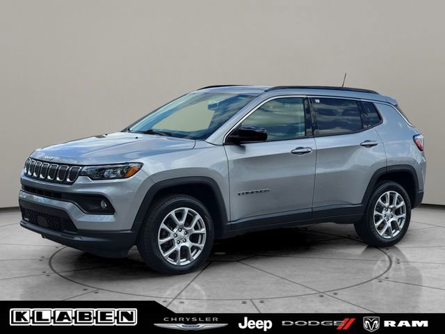 Certified 2022 Jeep Compass Latitude w/ Sun and Sound Group AWD/4WD image 1