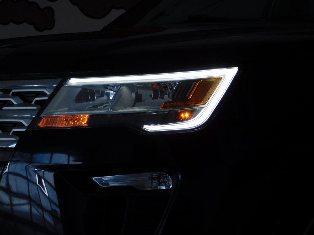 Used 2019 Ford Explorer XLT w/ XLT Desert Copper Package AWD/4WD image 17