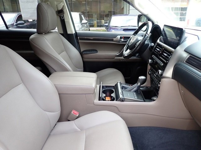 Used 2022 Lexus GX 460 Premium w/ Premium Plus Package image 3