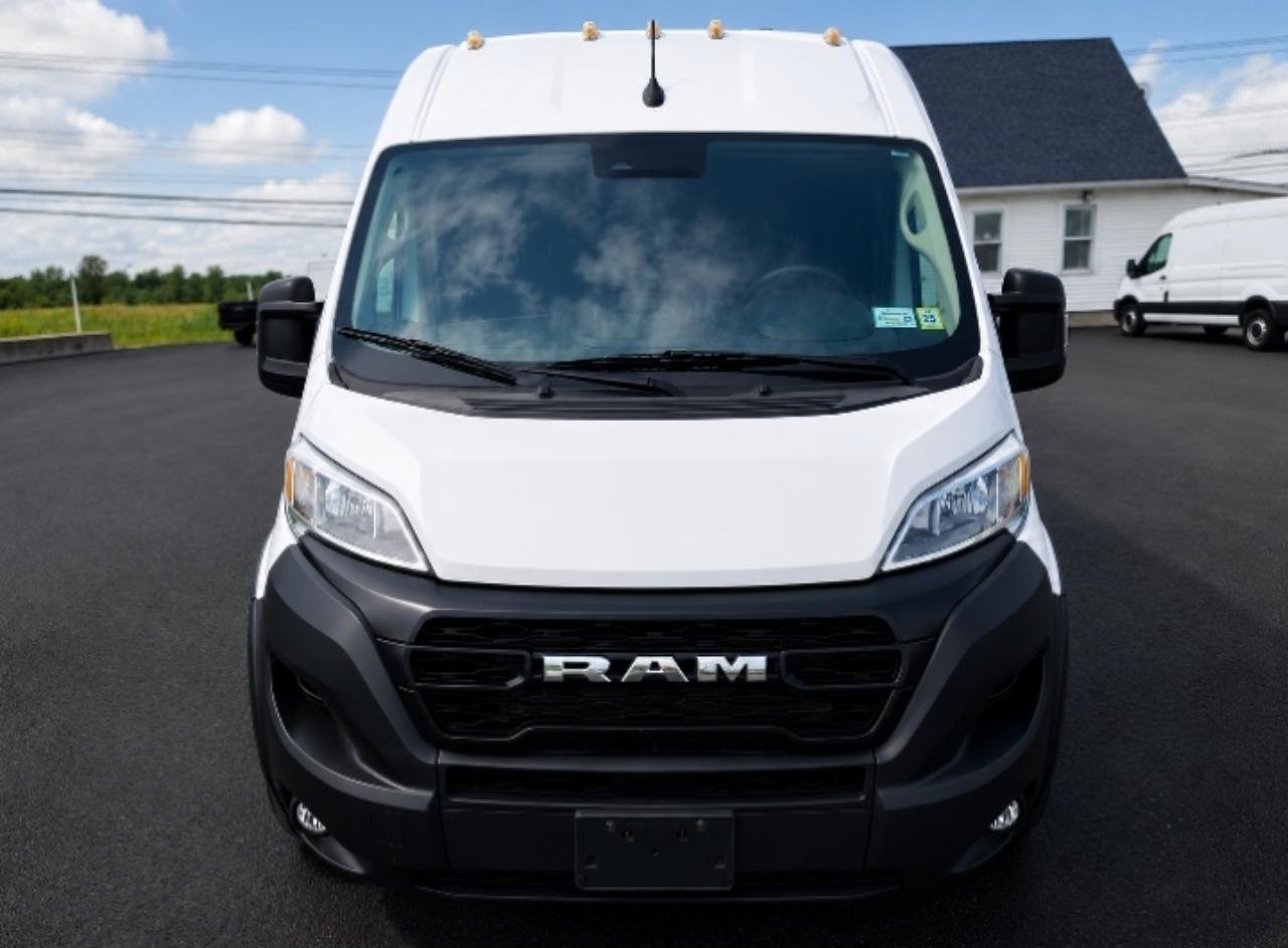 Used 2025 RAM ProMaster 2500 w/ Convenience Group FWD image 2