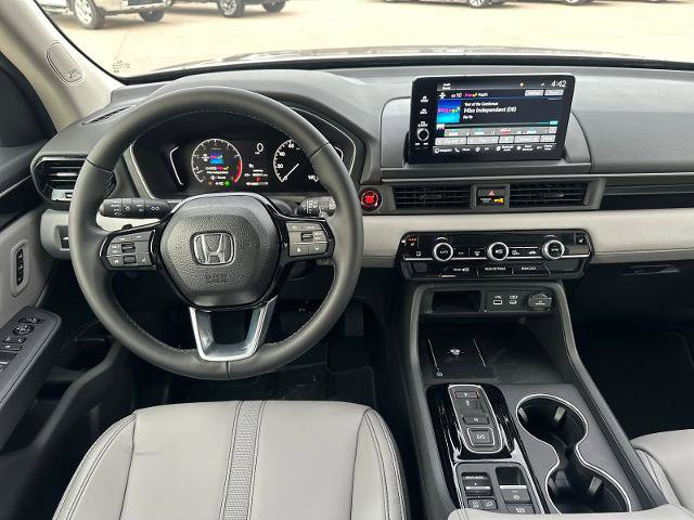 New 2025 Honda Pilot Touring image 24