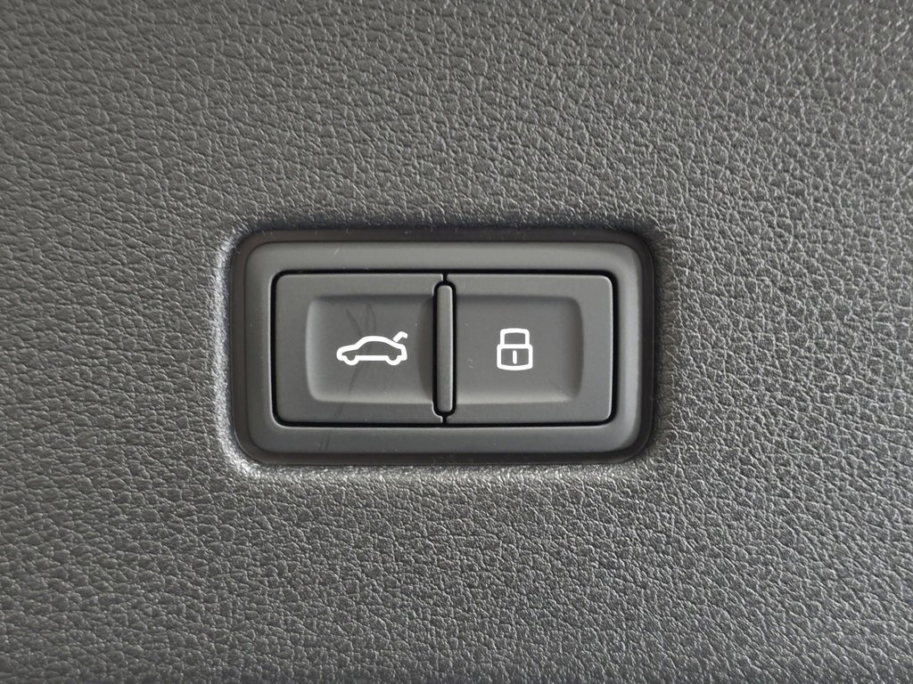 New 2026 Audi SQ8 Prestige image 11