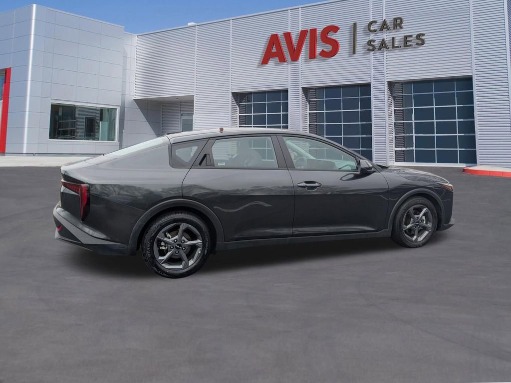 Used 2025 Kia K4 LXS image 39