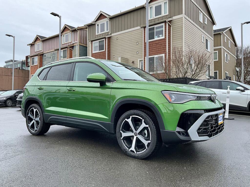 New 2026 Volkswagen Taos SEL image 2