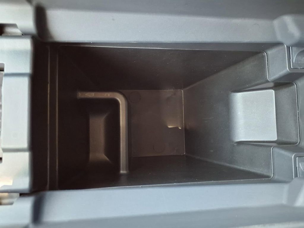 Used 2025 Nissan Rogue SV FWD image 12