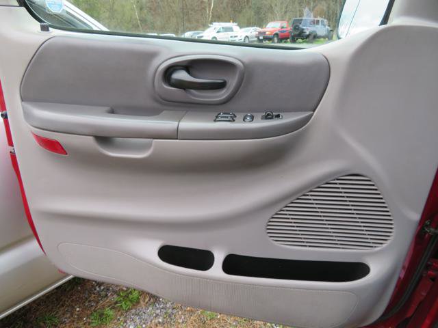 Used 2004 Ford F150 XLT AWD/4WD image 10