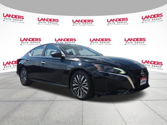 Used 2025 Nissan Altima 2.5 SV