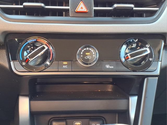 Used 2025 Kia Seltos LX AWD/4WD image 19