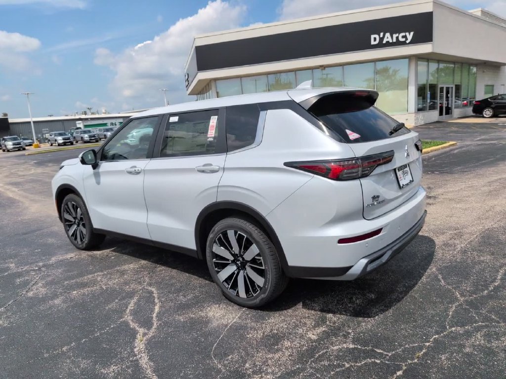 New 2026 Mitsubishi Outlander SE AWD/4WD image 8