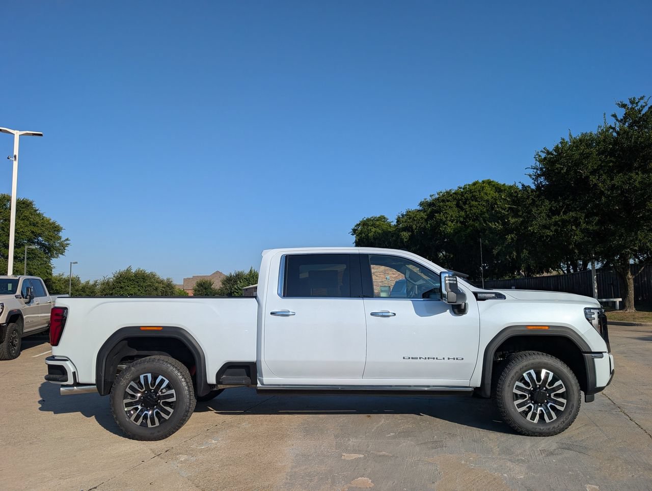 New 2026 GMC Sierra 2500 Denali Ultimate AWD/4WD image 3