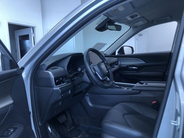 Used 2025 Toyota Grand Highlander AWD image 13