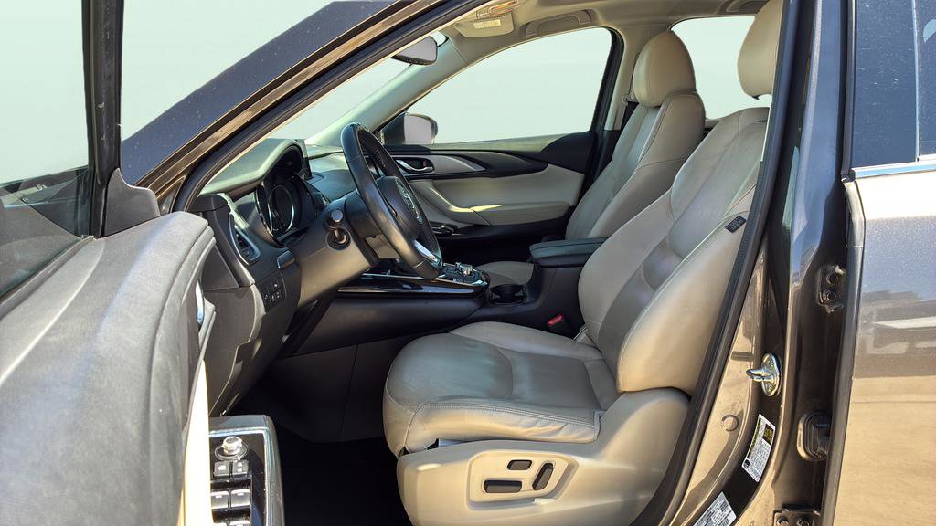 Used 2018 MAZDA CX-9 Touring w/ Touring Premium Package image 13
