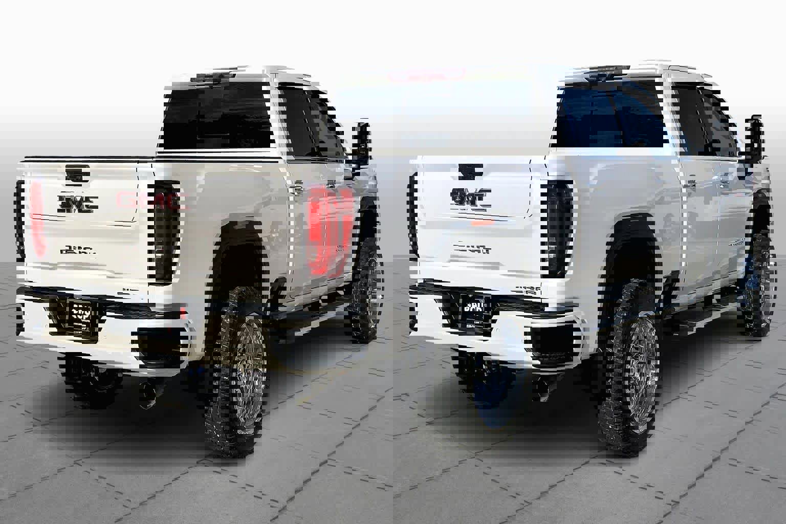 Used 2020 GMC Sierra 3500 Denali w/ Denali Ultimate Package image 12