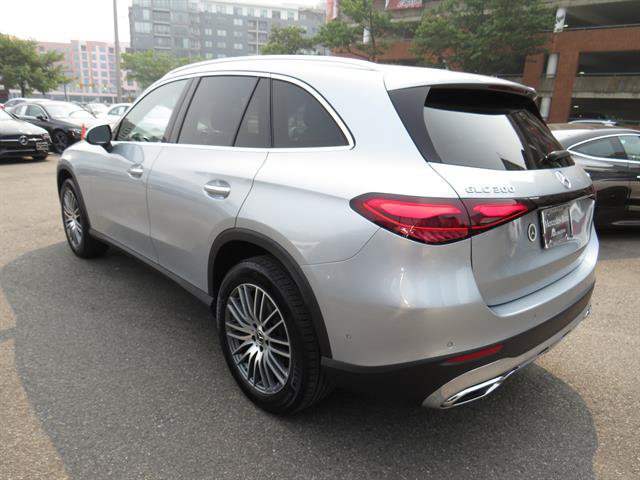 Used 2026 Mercedes-Benz GLC 300 4MATIC image 2