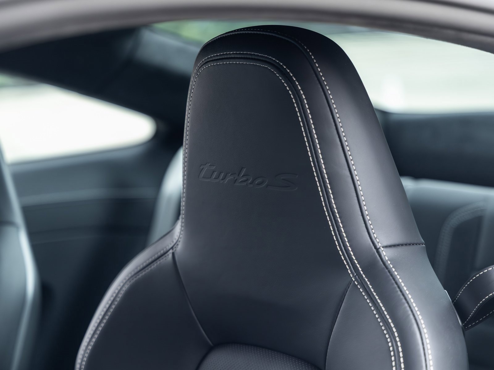 Certified 2022 Porsche 911 Turbo S image 36