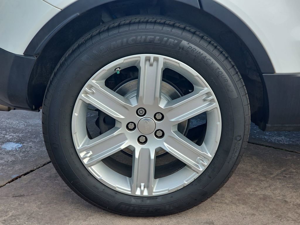 Used 2015 Land Rover Range Rover Evoque Pure Premium image 41