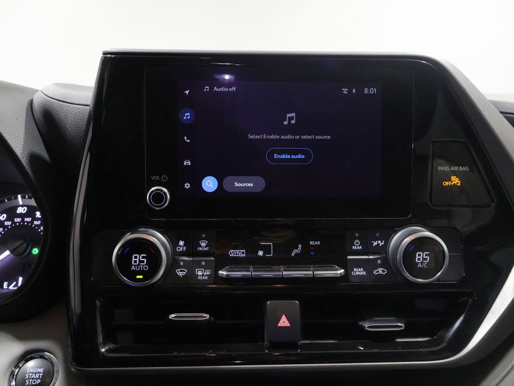 Used 2023 Toyota Highlander LE FWD image 28