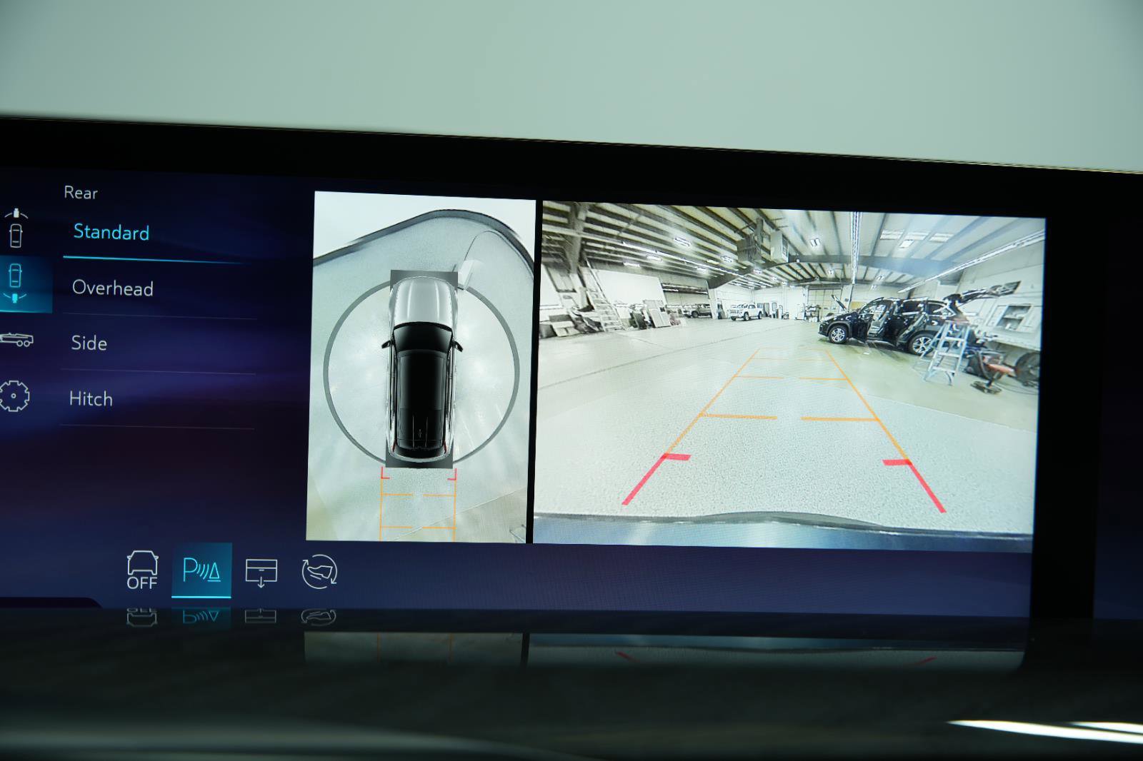 Used 2025 Cadillac Escalade IQ Luxury 2 w/ LPO, Premium Carpet Package image 38