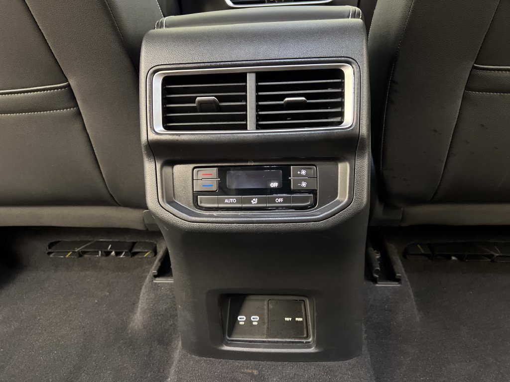 Used 2026 Volkswagen Atlas SE FWD image 28