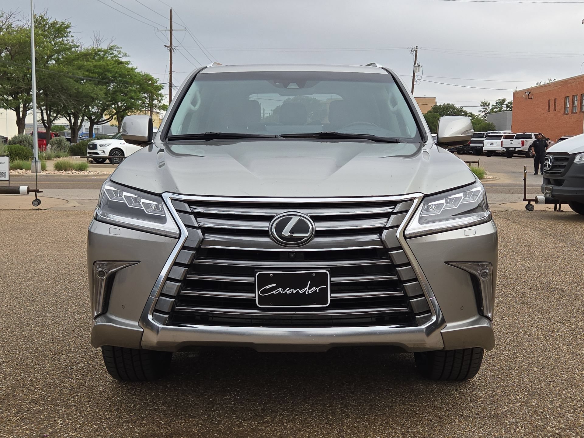 Used 2019 Lexus LX 570 4WD w/ Luxury Package image 10