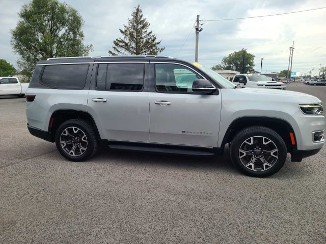 Used 2023 Jeep Wagoneer Series III w/ Preferred Equipment Group AWD/4WD image 6