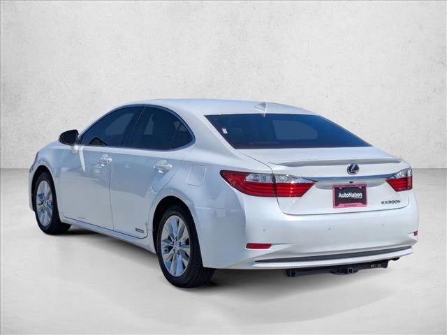 Used 2015 Lexus ES 300h w/ Navigation System Package image 8