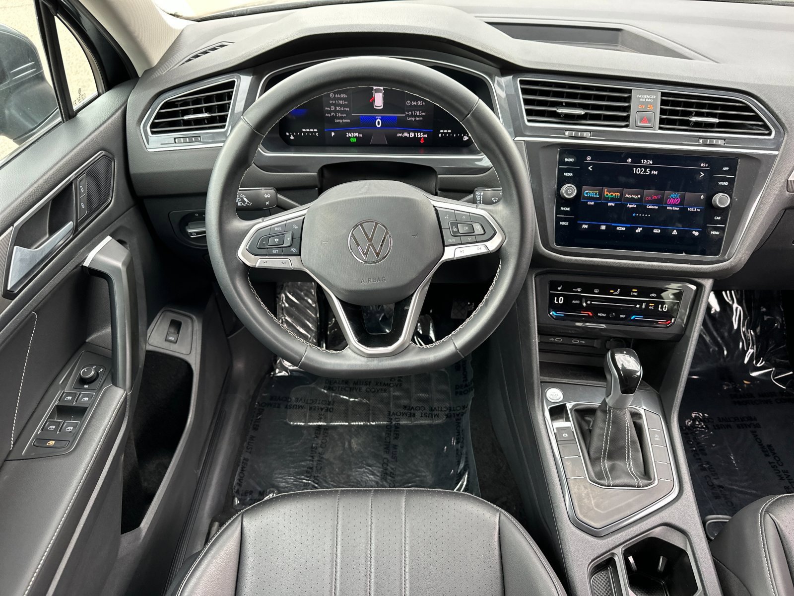 Used 2024 Volkswagen Tiguan SE image 13