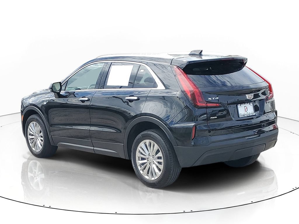 Certified 2024 Cadillac XT4 Luxury w/ Cold Weather Package AWD/4WD image 3