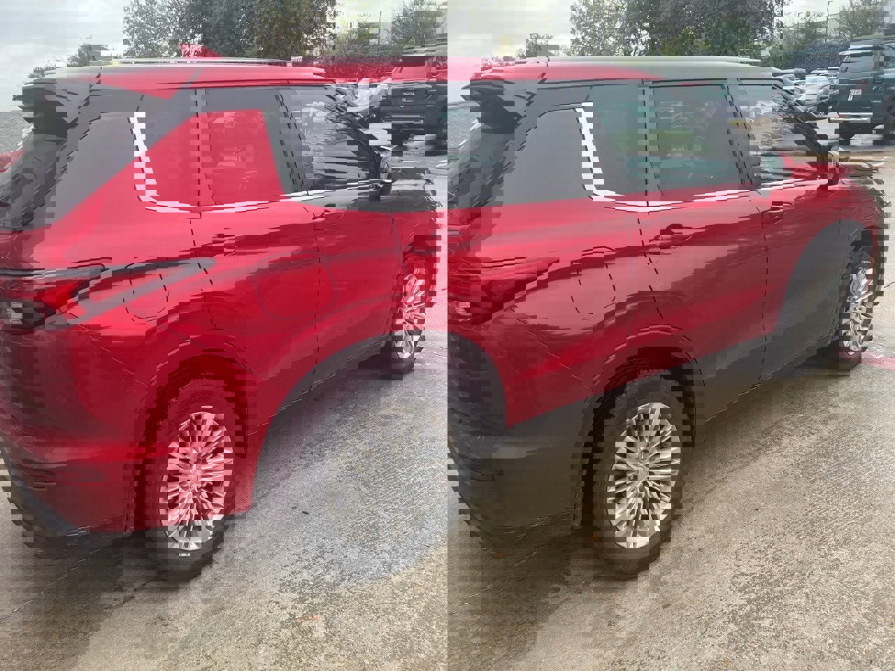 Used 2022 Mitsubishi Outlander ES image 3