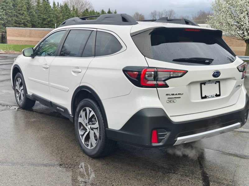 Used 2022 Subaru Outback Limited AWD/4WD image 9