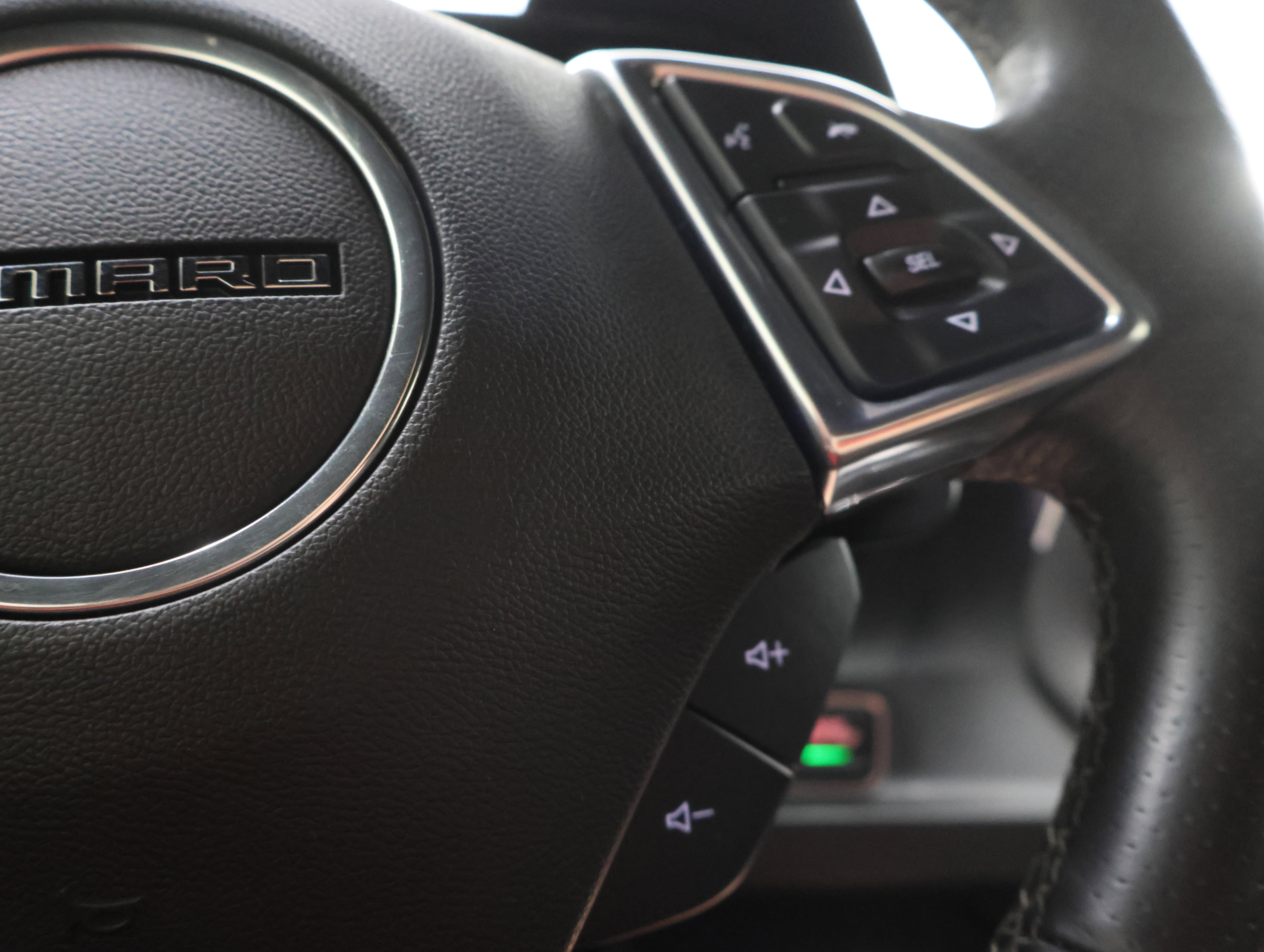 Used 2017 Chevrolet Camaro SS RWD image 13