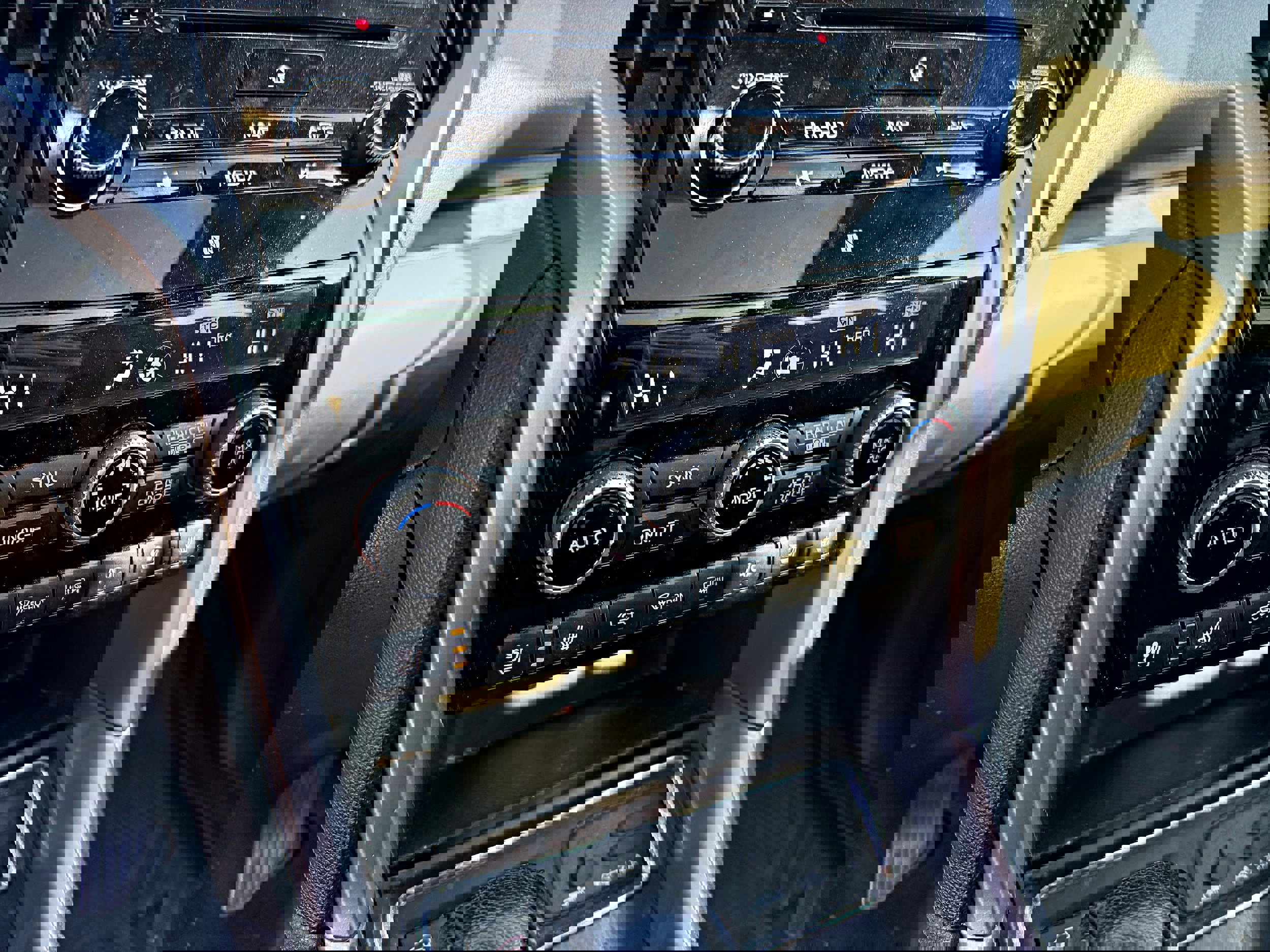 Used 2020 Subaru Ascent Touring w/ Popular Package #3 image 18