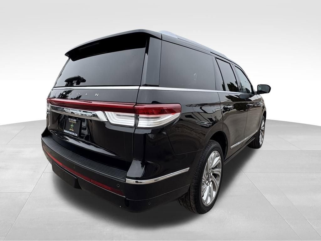 Used 2024 Lincoln Navigator Reserve w/ Equipment Group 201A AWD/4WD image 7