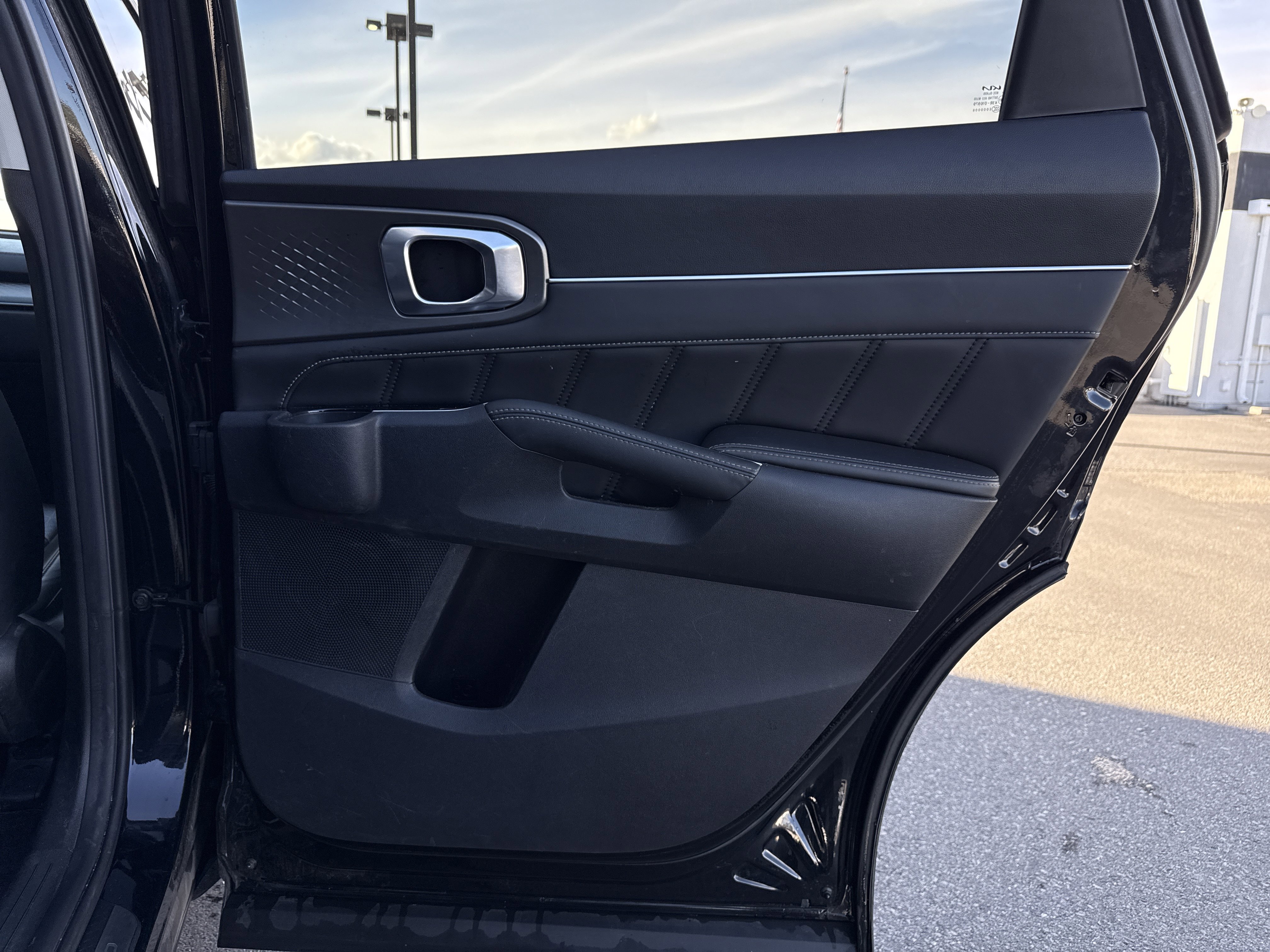 Used 2023 Kia Sorento SX image 27