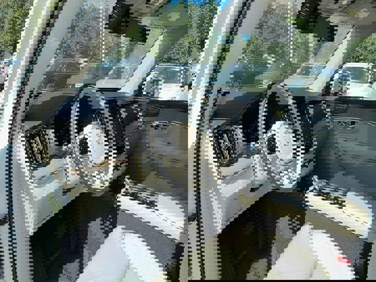 Used 2026 Volvo XC90 B6 Ultra image 12