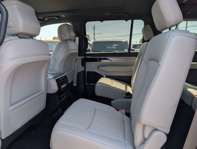 New 2026 Jeep Grand Wagoneer L Limited AWD/4WD image 35